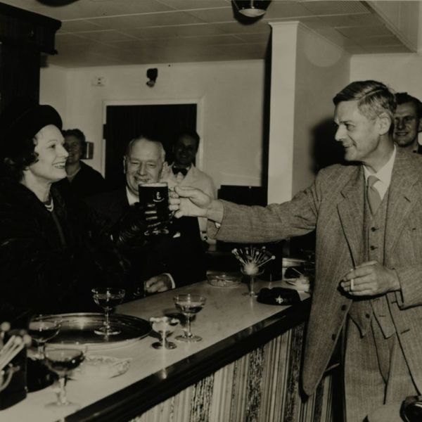 Historical portraits of London Pubs